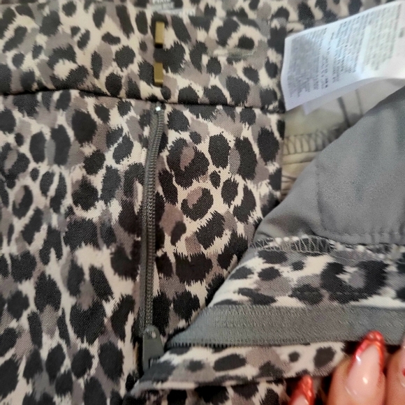 High-Waisted Printed Pixie High Rise Leopard  Pants NWT - Picture 8 of 8